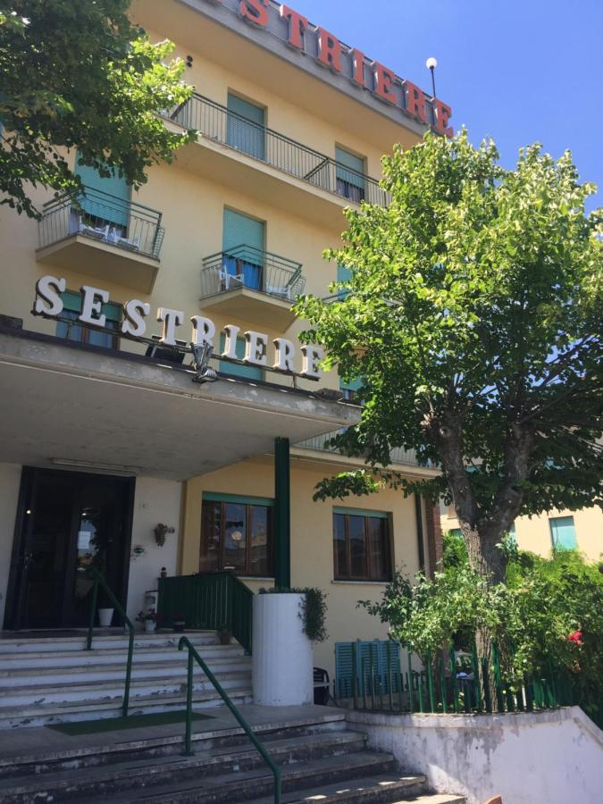 Hotel Sestriere Chianciano Terme Buitenkant foto